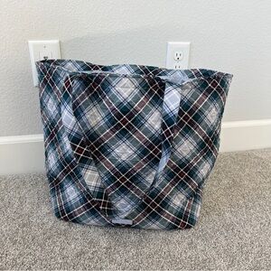 Vera Bradley Tote Bag in Snow Plaid